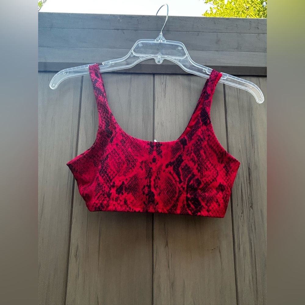 ALO Yoga Snakeskin Red Vapor Set LIMITED EDITION - Picture 5 of 11
